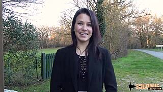 Hej sprawdź Mélia Rose głęboki anal w wannie chcesz więcej