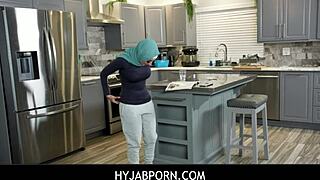 สาวสวย Violet Gems โดนเทรนเนอร์ยิมเย็ดแรงในเซสชั่นร้อน