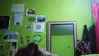 Fofinho Cums While Laughing In Gay Scene