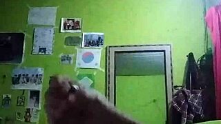 Fofinho Cums While Laughing In Gay Scene