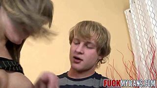 Ella dice: Fóllame el culo duro con estos jeans