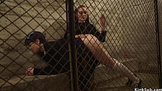 悪い罪人が非情シスターのレズドムでアナルハードパウンド！