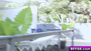 Тренировка се превръща в дива чукания с горещи БФФ, още един потен орги