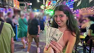 Улична хубавица ебана във всички дупки за пари