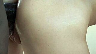 Fantastisk euro-skønhed tager sort pik dybt