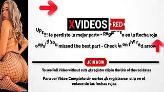 Врела Латина МИЛФ мастурбира у купатилу са дилдом