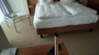 Nie żartujesz? Moja żona-niewolnica bez stanika znowu pokazuje cycki publicznie!