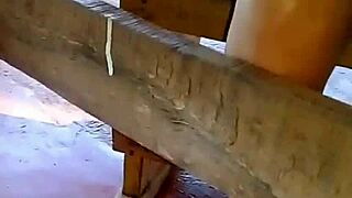 Upskirt pohľad na sexy kolumbijskú študentku