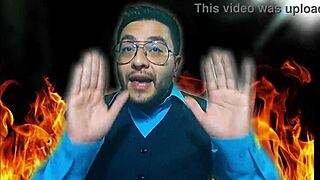 Dominant gives advice to new subs in BDSM school