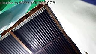 Бизнесмен с огромным хуем ублажает мачеху, ебет дома пока отчим разрешает засунуть член в ее горячую пизду