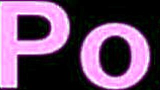 Νεαρή κοπέλα σε εσώρουχα ρουφάει σκληρά πούτσο με δεξιότητα