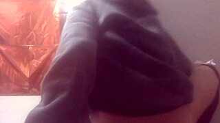 Tranny compares black cock sizes