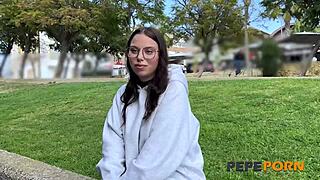 Vreme je za anal, duboko jebanje, Claire P treba da joj se dupe razbije odmah, jako!