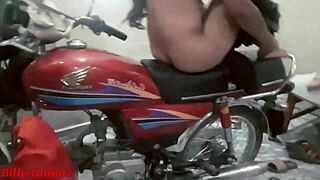 Indyjska studentka 18+ ostro wyruchana przez kochanka z hindi audio