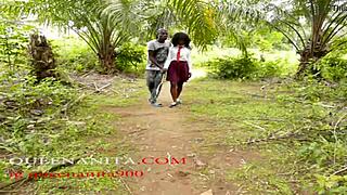 Jebo te! Milf tvrd ojebana u grmlju od stranca nakon propustenog autobusa