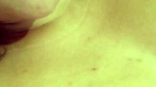 Novinha gozando muito na masturbação parte 1