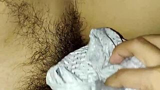 친구 자지 빨아줘서 사정하게 해?