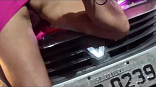 Ho Portato la Macchina in Officina e Sono Finita Sfondata in Entrambi i Buchi da Due Meccanici, Dannazione