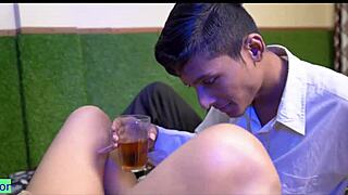 मासूम लड़के ने हॉट इंडियन वन-नाइट स्टैंड का मजा लिया