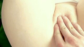 女友的继女在ASMR片中磨她处女毛毛小穴