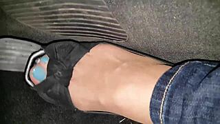 i'm watching this italian teen on webcam getting her ass fucked