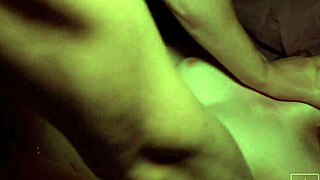 Stiefbroer sluipt binnen om me 's nachts te neuken