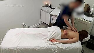 アリス、18+ウェイトレスがスパで俺のスペシャルマッサージにビックリ！