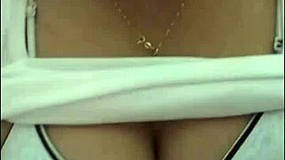 Em Ngực Bự Webcam Tit Show