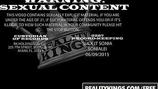 Milf Hunter Licks Golden Girl's Pussy In Realitykings