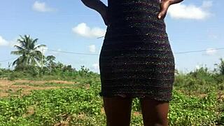 Crazy bitch enjoys twerking her big ass outdoor 😈