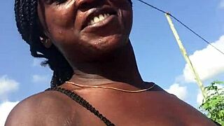 Crazy bitch enjoys twerking her big ass outdoor 😈