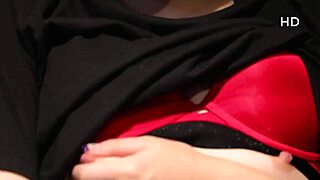 Asian porn stars finally have sex after shaking stage