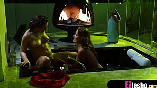 relaxing bath turns into steamy pussy licking with roomie