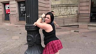 Gordinha Gostosa Meets Two Impressive Men While Traveling