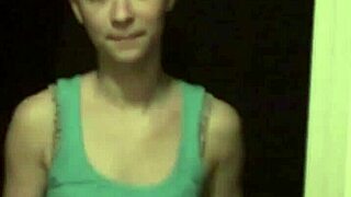 Emi the blonde girl goes balds her legs and her small pussy