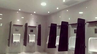 Намерих приятел в магазина, свърших с брат му. Виж още в XV Red.