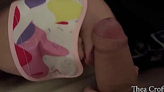 若い18歳のディープスロート痴女、俺のデカ棒をしゃぶって中出し見たい？