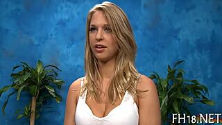 Sexy 18 year old girl looking hot 😘