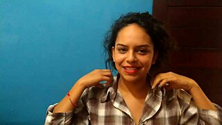 novinha ninfetinha argentina ela baez procura pirocas brasileiras para satisfaze-la