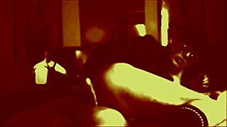 Watch these males fisting intensely.