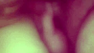 ¡Córrete en mi polla gorda dura! ¡Siente la verga monstruo palpitando por ti!