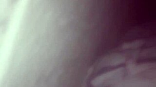 ¡Córrete en mi polla gorda dura! ¡Siente la verga monstruo palpitando por ti!