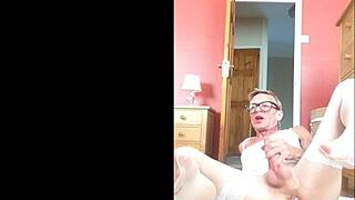 Bold shemale in stockings