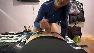 que rica mamada de verga me da la mujer de mi mejor amigo en este anime hentai