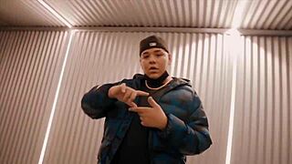 Um mano da gang é fodido pelo seu melhor amigo