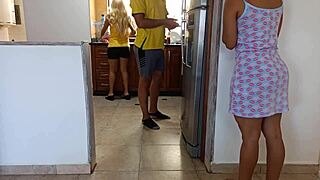 a escondida de mi madrastra, TENGO SEXO CON SU ESPOSO, oh my god!