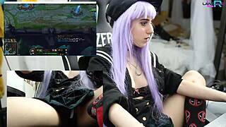 Teen solo webcam show, masturbating while playing League of Legends URF