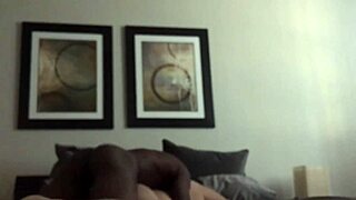 Barátomat dugom egy óriási fekete farokkal vad interracial akcióban