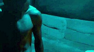 batendo uma enquanto penso no amigo com deepthroat e anal banging