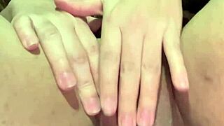 Chica Virgen Se Masturba Por Primera Vez Con Pasión